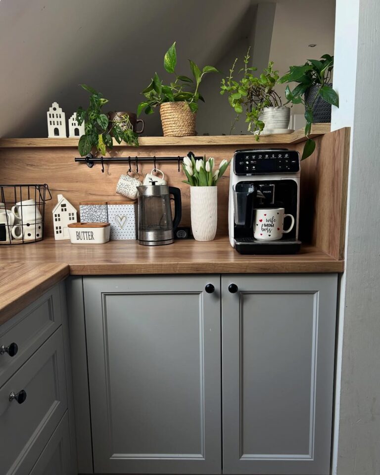 15 Practical & Stunning Small Kitchen Backsplash Ideas That Create a ...