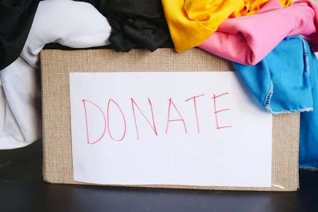 How to Let Go of Stuff You Don’t Need But Want (Decluttering Without Guilt)