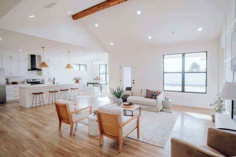 How to Keep the House Clean with a Busy Schedule: 20 Easy Tips That Actually Work