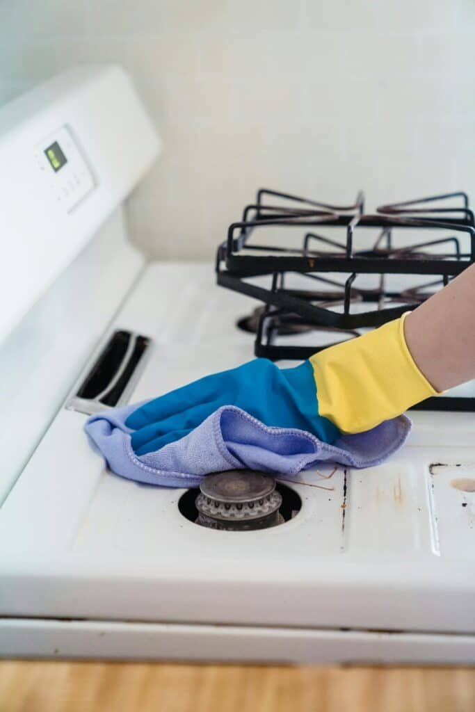 20+ Practical Kitchen Cleaning Hacks That Go Way Beyond the Basics