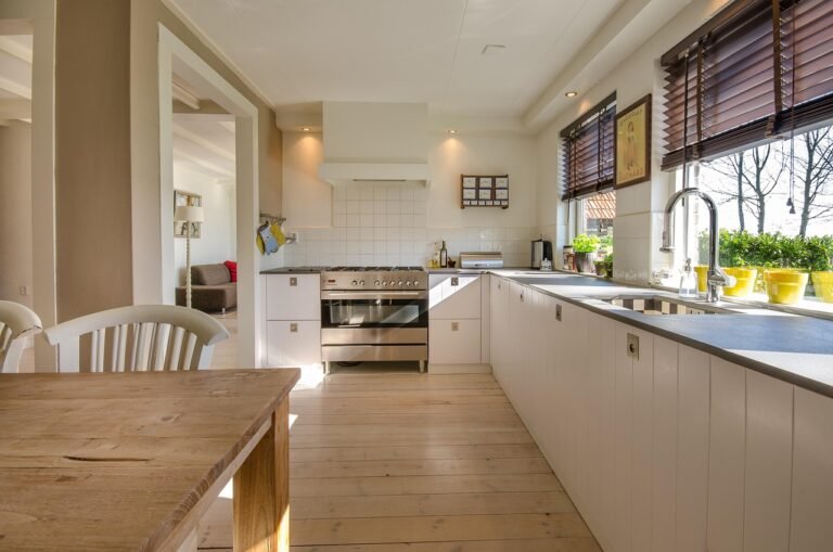 A Realistic 9-Day Kitchen Decluttering Plan for Busy People — Just 15 Minutes a Day