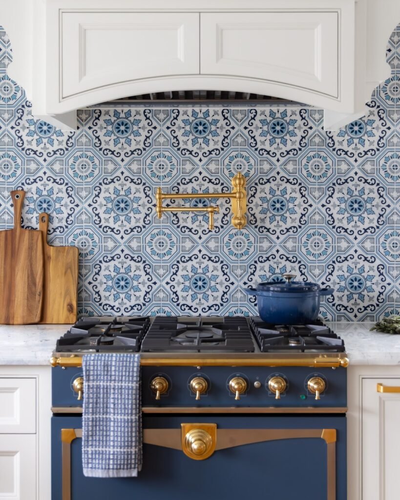 White Kitchen Backsplash Ideas