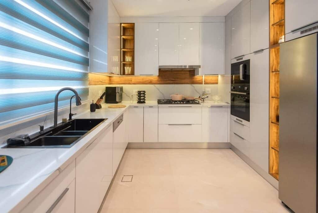 Modern White Kitchen Ideas 16