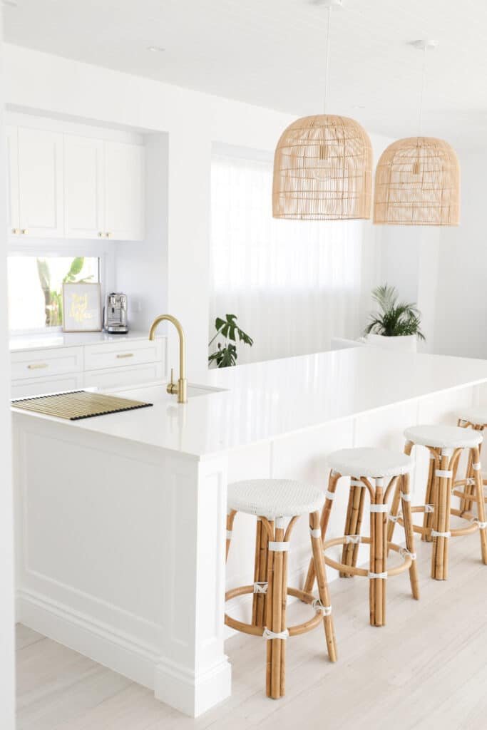 Modern White Kitchen Ideas 1