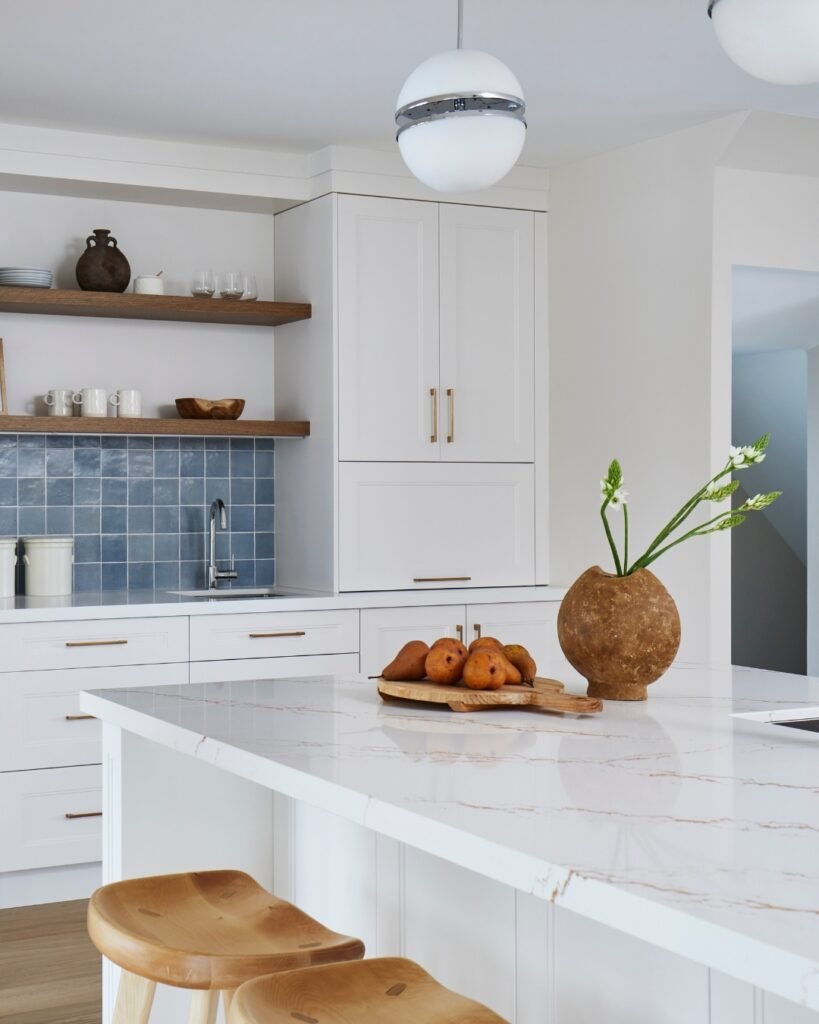 Modern White Kitchen Ideas 18