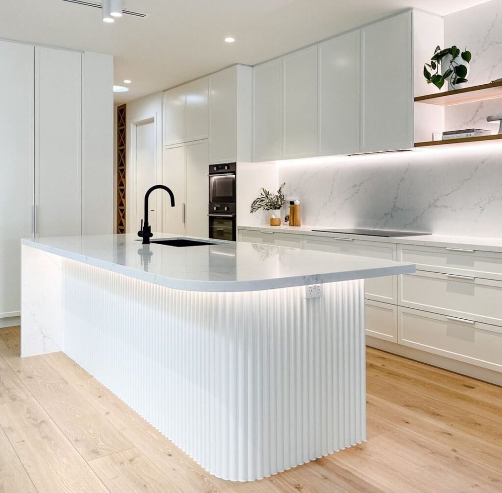 Modern White Kitchen Ideas 21