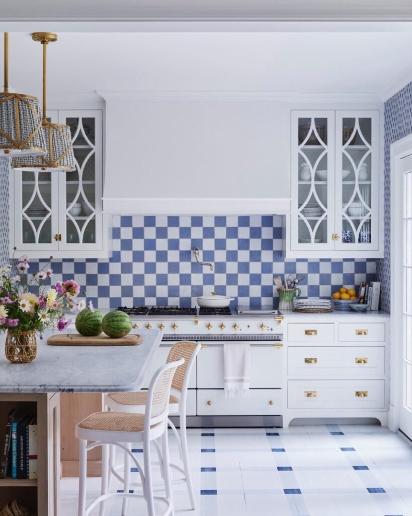 Modern White Kitchen Ideas 8