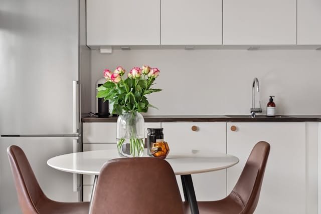 Natural Ways to Make Your Home Smell Like a Spring Garden