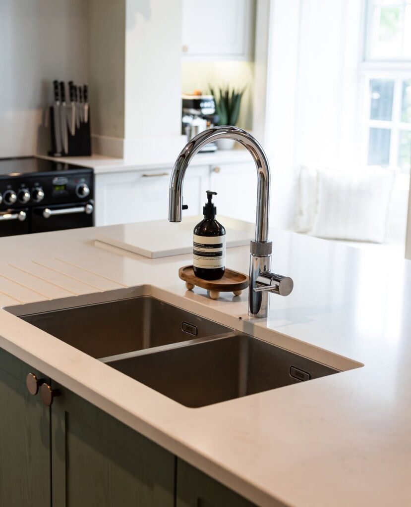 24 Unique Kitchen Sink Designs That Make Washing Up Feel Luxurious