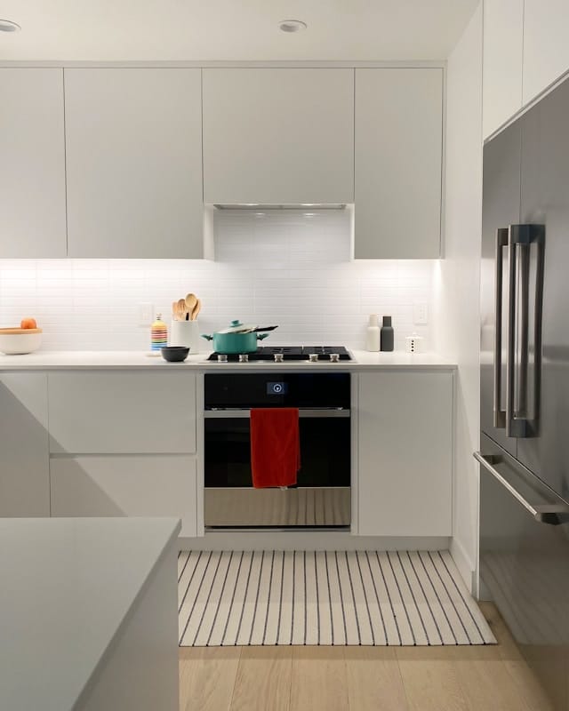 24 Really Simple Minimalist Kitchen Ideas for a Calm and Organized Space
