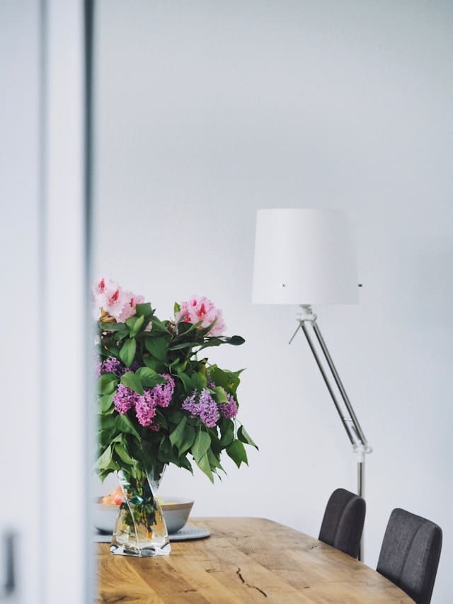 How to Make Your Home Smell Luxurious & Expensive Every Day